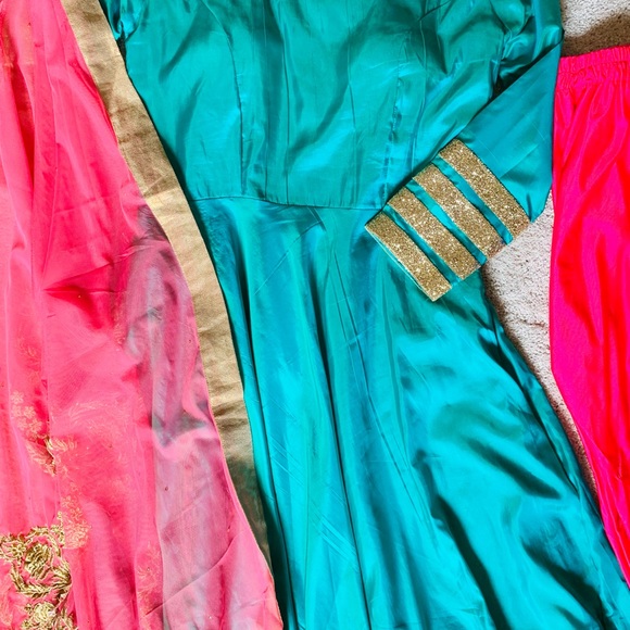 Anarkali Suit - Picture 4 of 9